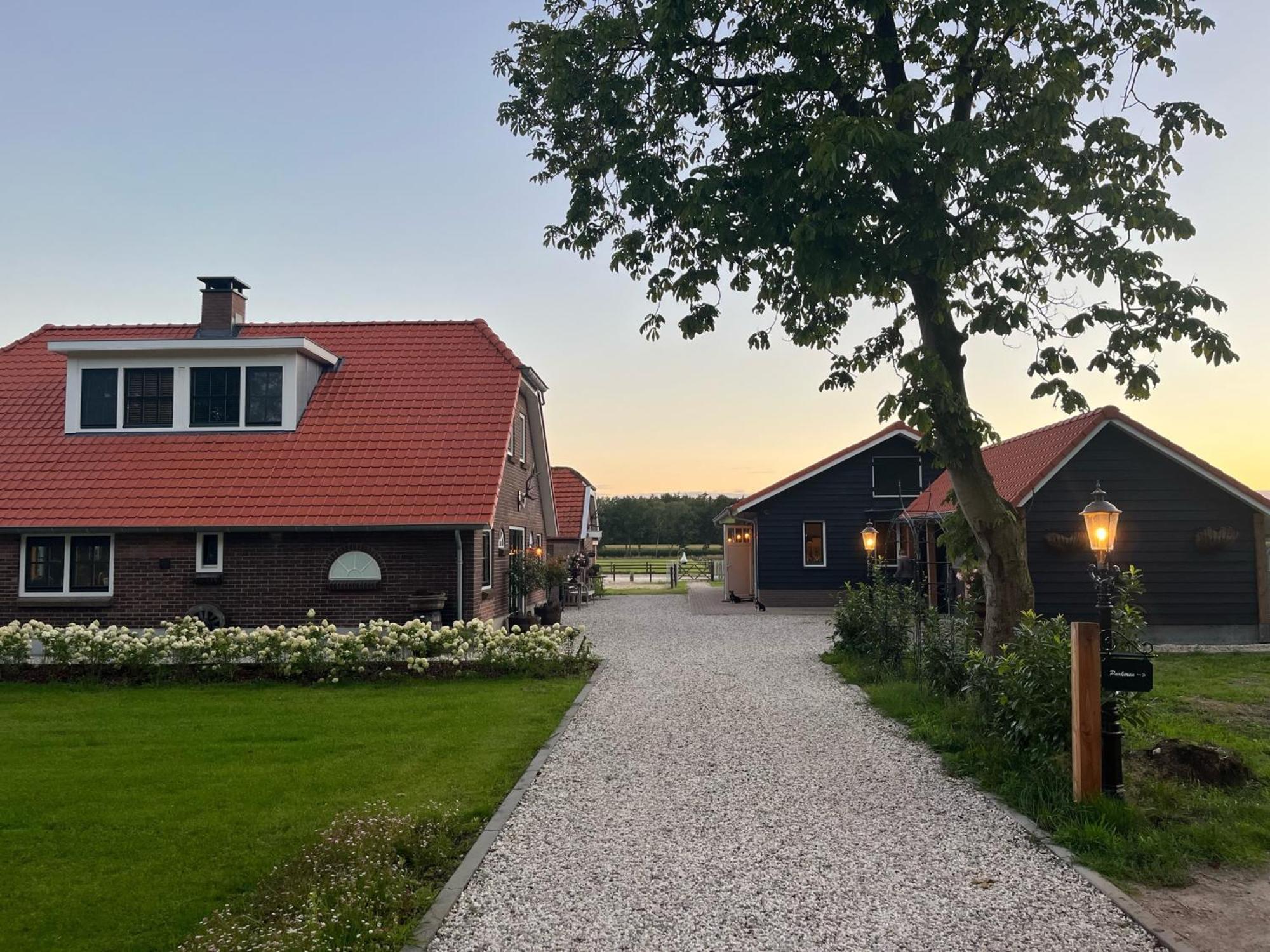 Bed & Breakfast Hoeve Happiness - Ontbijt Inbegrepen - Wellness Aanwezig Voorthuizen Dış mekan fotoğraf