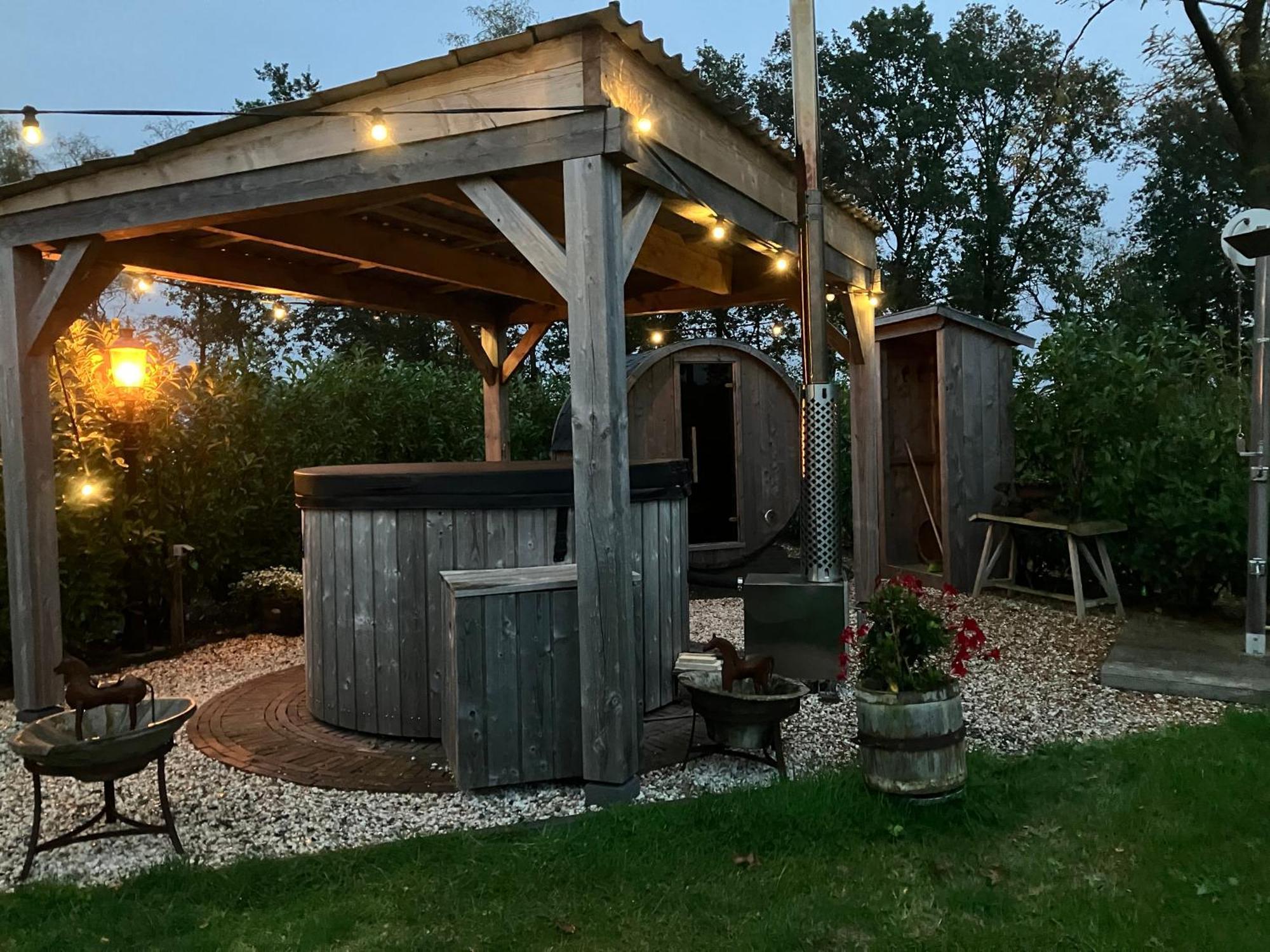 Bed & Breakfast Hoeve Happiness - Ontbijt Inbegrepen - Wellness Aanwezig Voorthuizen Dış mekan fotoğraf